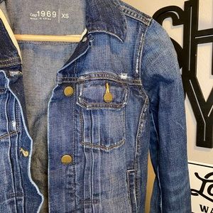 GAP Denim Jacket 🧥 (xs)